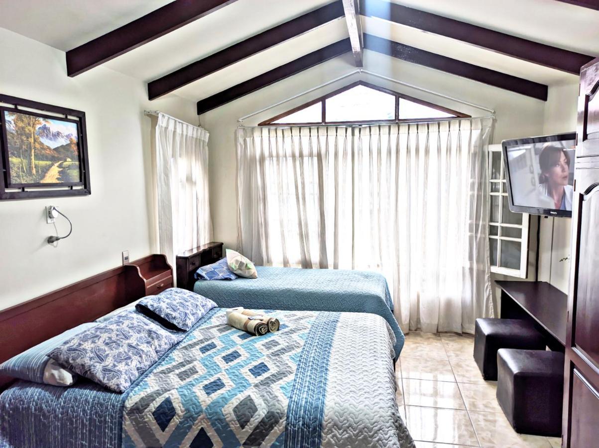 Bed and breakfast Residencial Moroni - Alojamiento En Cochabamba Extérieur photo